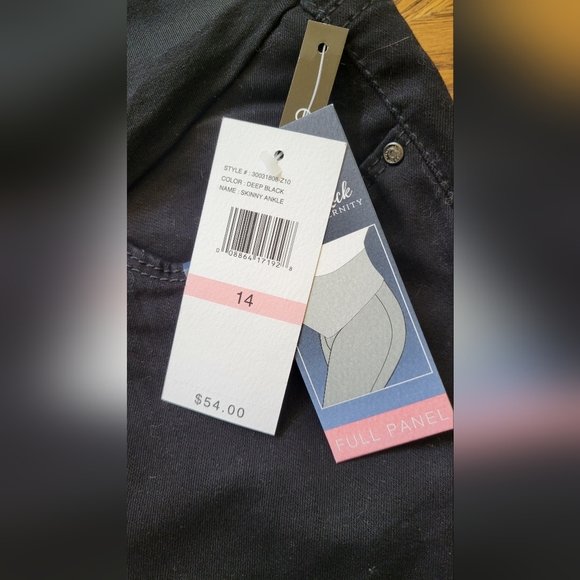 NWT, Deep black maternity jeans, skinny ankle, size 14. - Picture 2 of 2